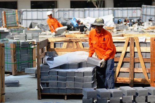 1.000[-]tỷ[-]lát[-]đá[-]granite[-]vỉa[-]hè:[-]Quá[-]lãng[-]phí[-]và[-]phi[-]lý?
